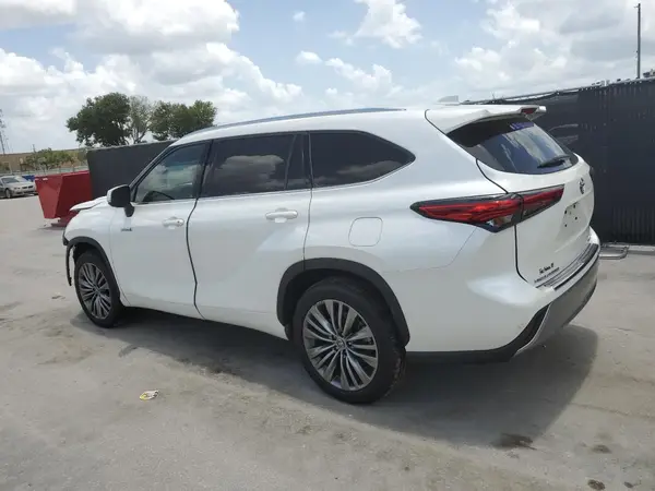 5TDFARAH0LS003224 2020 TOYOTA HIGHLANDER - Image 2