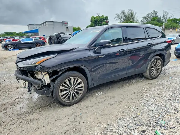 5TDFARAH1LS003264 2020 TOYOTA HIGHLANDER - Image 1