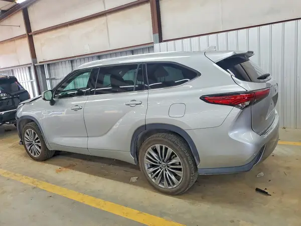 5TDFARAH1MS011592 2021 TOYOTA HIGHLANDER - Image 2