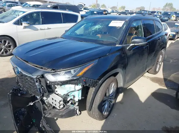 5TDFARAH4PS017410 2023 TOYOTA HIGHLANDER - Image 2
