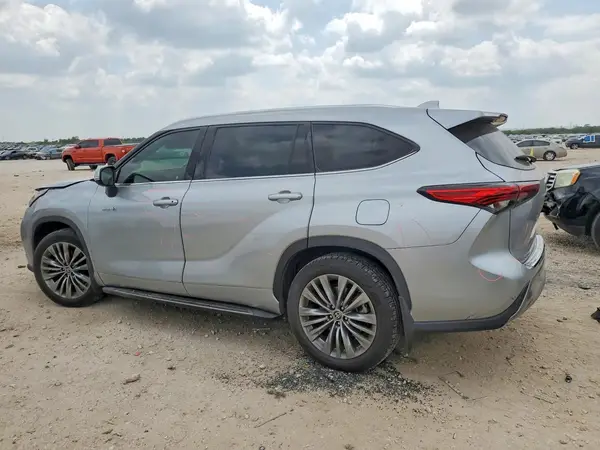 5TDFARAH5MS005536 2021 TOYOTA HIGHLANDER - Image 2