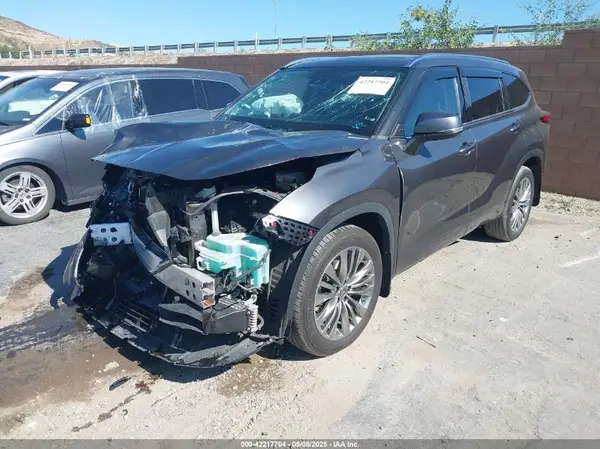 5TDFARAH6LS002515 2020 TOYOTA HIGHLANDER - Image 2
