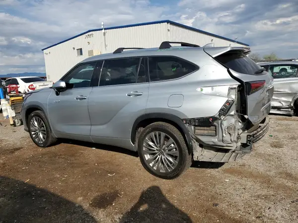 5TDFARAH6MS005321 2021 TOYOTA HIGHLANDER - Image 2
