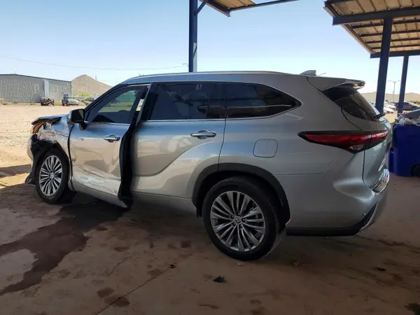 5TDFARAH7MS011046 2021 TOYOTA HIGHLANDER - Image 2