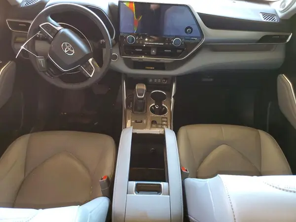 5TDFARAH7RS538074 2024 TOYOTA HIGHLANDER - Image 8