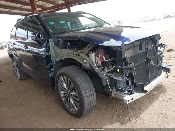 5TDFARAH8MS005739 2021 TOYOTA HIGHLANDER - Image 1
