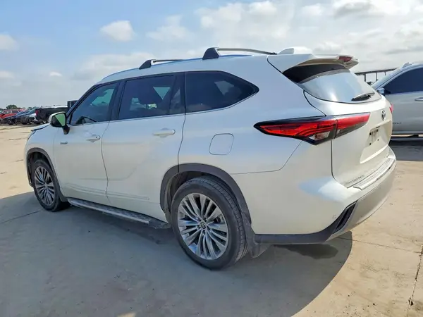 5TDFARAH8MS009421 2021 TOYOTA HIGHLANDER - Image 2
