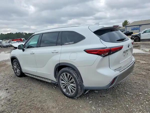 5TDFARAH8NS11E515 2022 TOYOTA HIGHLANDER - Image 2