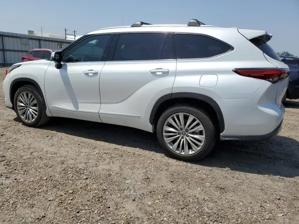 5TDFARAH8PS524083 2023 TOYOTA HIGHLANDER - Image 2