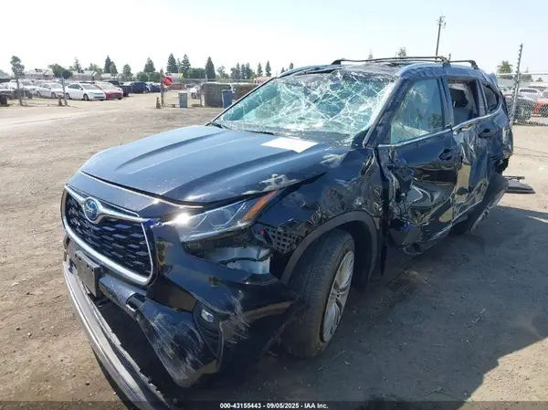 5TDFARAH9NS014905 2022 TOYOTA HIGHLANDER - Image 2