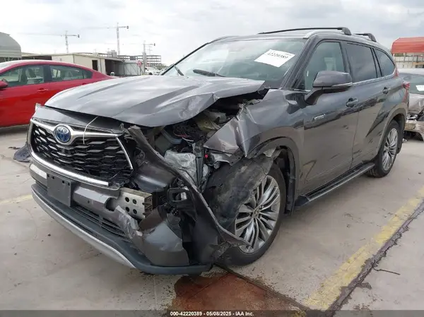 5TDFARAHXMS008030 2021 TOYOTA HIGHLANDER - Image 2