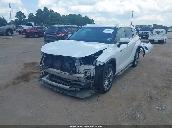 5TDFARAHXMS010098 2021 TOYOTA HIGHLANDER - Image 2