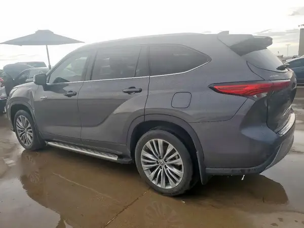5TDFARAHXMS012322 2021 TOYOTA HIGHLANDER - Image 2