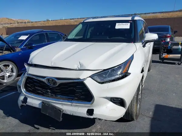 5TDFZRAH0MS061862 2021 TOYOTA HIGHLANDER - Image 2