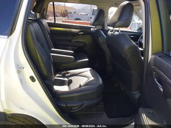 5TDFZRAH0MS061862 2021 TOYOTA HIGHLANDER - Image 8