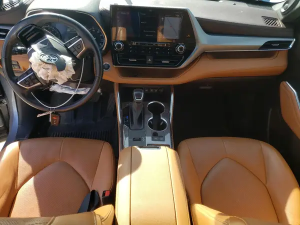 5TDFZRAH0MS084011 2021 TOYOTA HIGHLANDER - Image 8