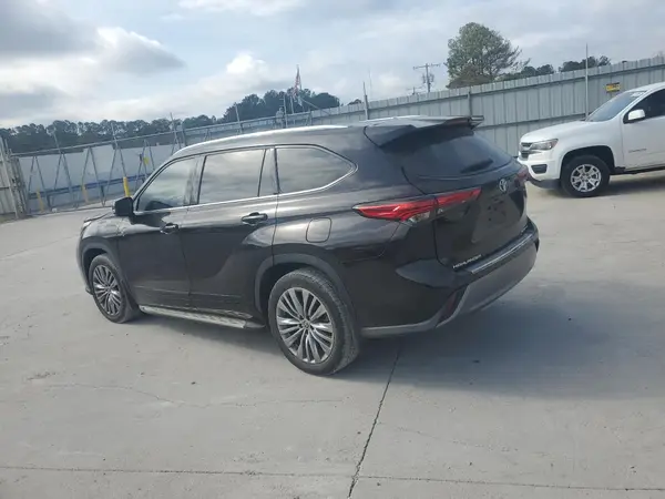 5TDFZRAH0NS096287 2022 TOYOTA HIGHLANDER - Image 2