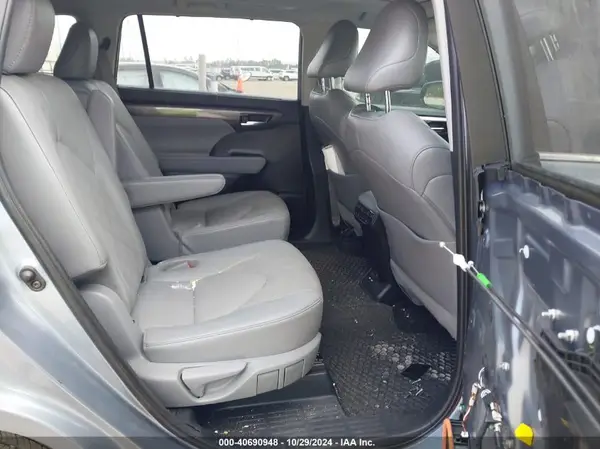 5TDFZRAH1MS088410 2021 TOYOTA HIGHLANDER - Image 8