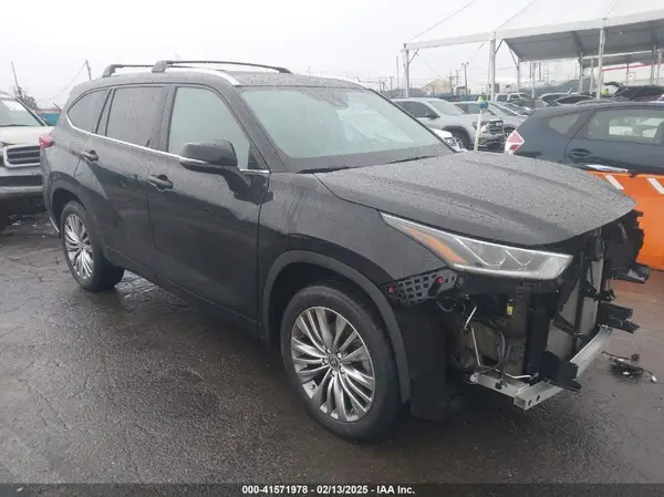 5TDFZRAH1NS128521 2022 TOYOTA HIGHLANDER - Image 1