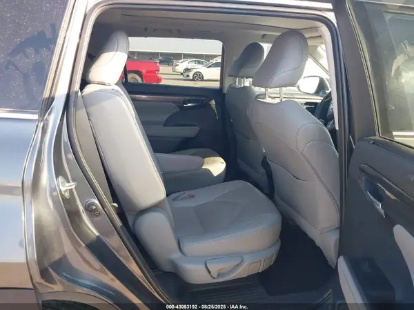 5TDFZRAH2LS023449 2020 TOYOTA HIGHLANDER - Image 8