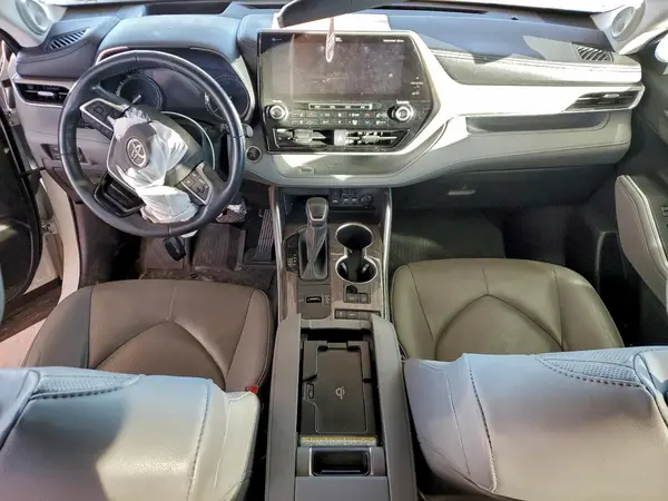 5TDFZRAH2LS027758 2020 TOYOTA HIGHLANDER - Image 8