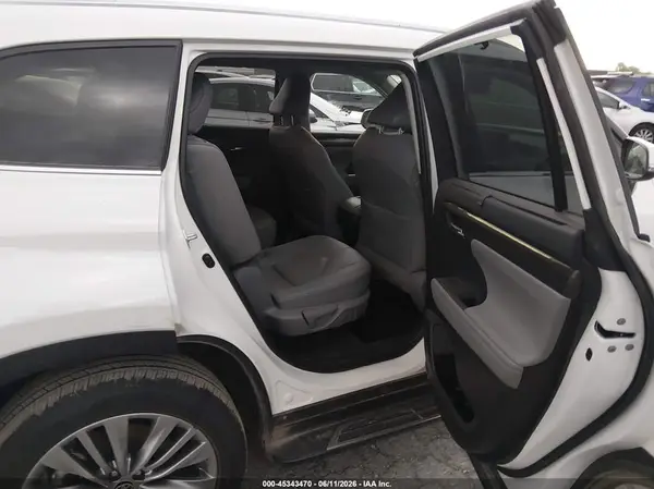 5TDFZRAH2MS035845 2021 TOYOTA HIGHLANDER - Image 8