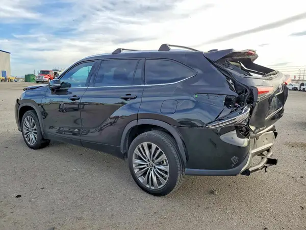 5TDFZRAH2MS065458 2021 TOYOTA HIGHLANDER - Image 2