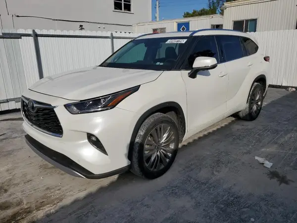 5TDFZRAH2MS071051 2021 TOYOTA HIGHLANDER - Image 1