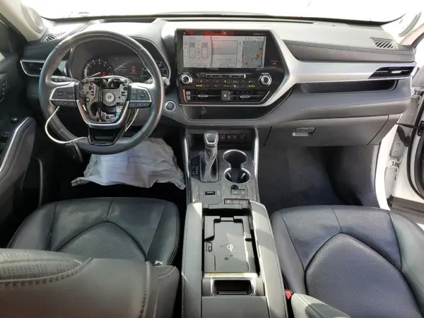 5TDFZRAH2MS071051 2021 TOYOTA HIGHLANDER - Image 8