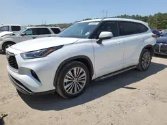 5TDFZRAH2NS102168 2022 TOYOTA HIGHLANDER