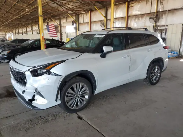 5TDFZRAH2NS110657 2022 TOYOTA HIGHLANDER - Image 1