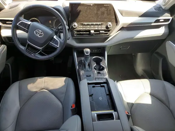 5TDFZRAH3NS100025 2022 TOYOTA HIGHLANDER - Image 8