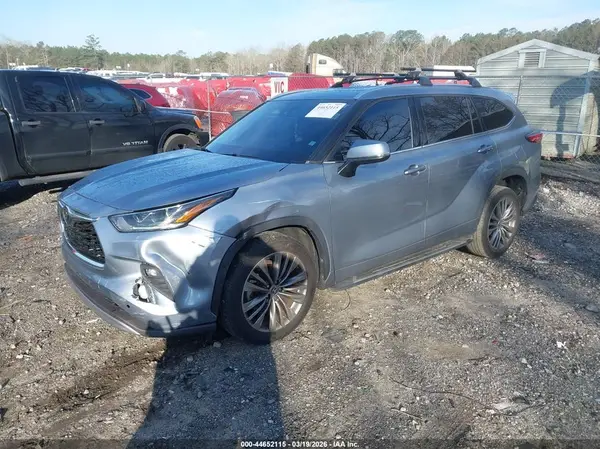 5TDFZRAH4LS010539 2020 TOYOTA HIGHLANDER - Image 2