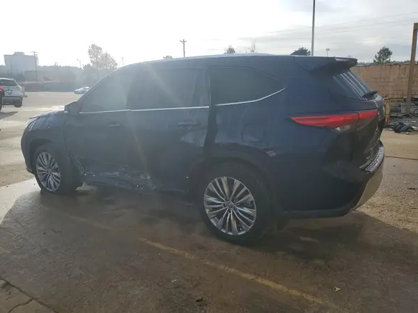 5TDFZRAH4MS053599 2021 TOYOTA HIGHLANDER - Image 2