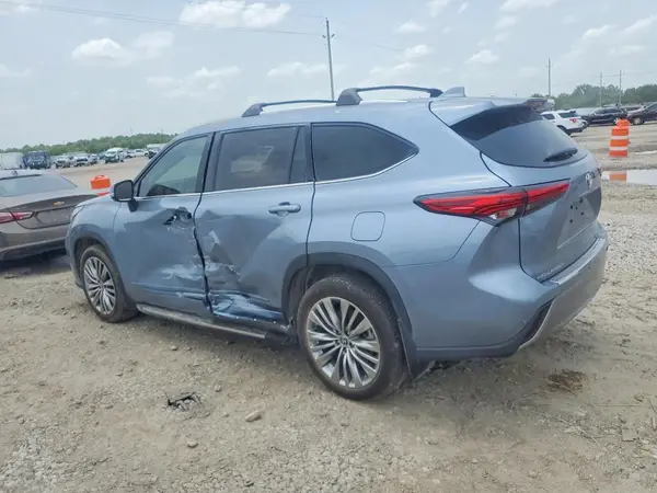5TDFZRAH4NS137259 2022 TOYOTA HIGHLANDER - Image 2
