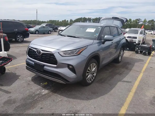 5TDFZRAH5NS108854 2022 TOYOTA HIGHLANDER - Image 2
