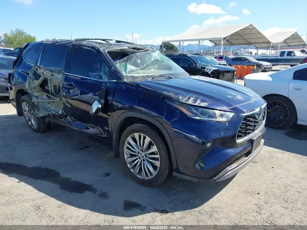 5TDFZRAH6NS126800 2022 TOYOTA HIGHLANDER - Image 1