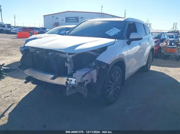 5TDFZRAH7LS000846 2020 TOYOTA HIGHLANDER - Image 2