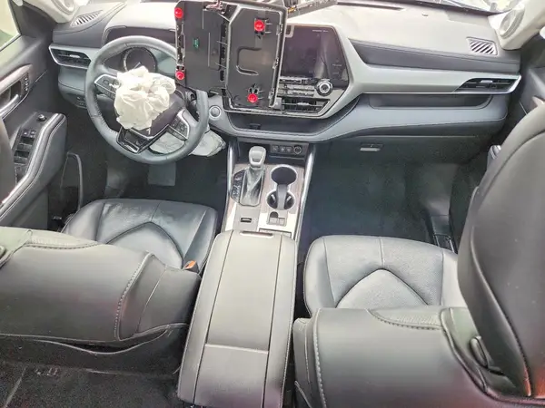 5TDFZRAH7MS070736 2021 TOYOTA HIGHLANDER - Image 8
