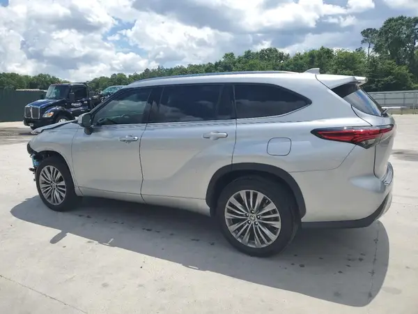 5TDFZRAH7MS082112 2021 TOYOTA HIGHLANDER - Image 2