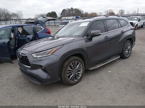 5TDFZRAH7NS098098 2022 TOYOTA HIGHLANDER - Image 2