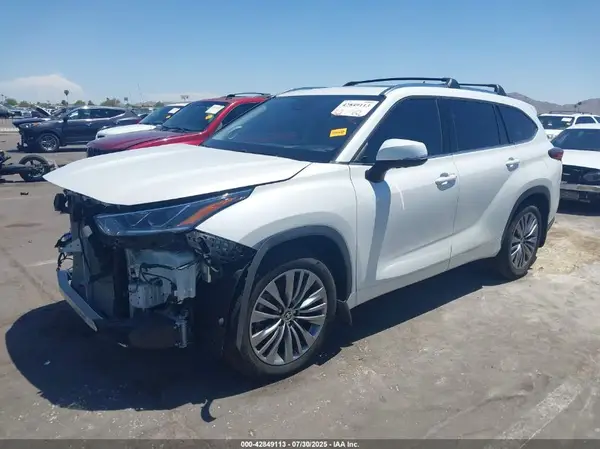 5TDFZRAH7NS103221 2022 TOYOTA HIGHLANDER - Image 2