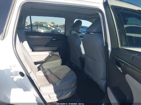 5TDFZRAH7NS103221 2022 TOYOTA HIGHLANDER - Image 8