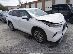 5TDFZRAH7NS113988 2022 TOYOTA HIGHLANDER