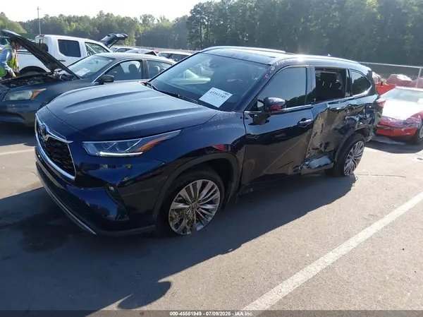 5TDFZRAH7NS142424 2022 TOYOTA HIGHLANDER - Image 2