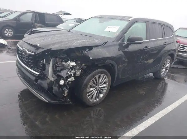 5TDFZRAH8LS014786 2020 TOYOTA HIGHLANDER - Image 2