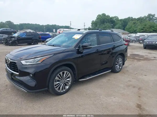 5TDFZRAH8MS047773 2021 TOYOTA HIGHLANDER - Image 2