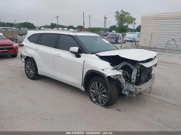 5TDFZRAH8MS078635 2021 TOYOTA HIGHLANDER - Image 1