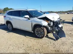 5TDFZRAH8NS112994 2022 TOYOTA HIGHLANDER