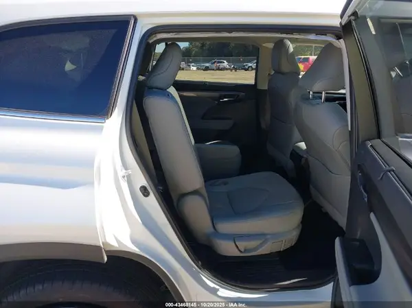5TDFZRAH8NS112994 2022 TOYOTA HIGHLANDER - Image 8